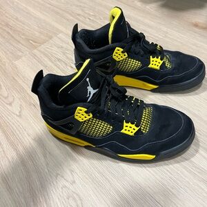 Jordan 4 Retro Thunder (no box)